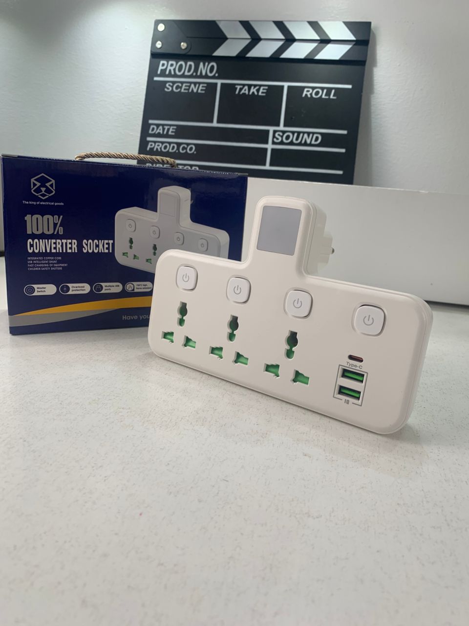 Multiprise Murale&nbsp;LED 3 Prises + 3 USB + Type-C  3 مآخذ كهربائية + 3 منافذ USB + Type-C، مع مفاتيح مستقلة