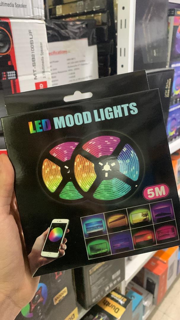 Ruban LED RGB 5M avec Contrôle Bluetooth – Ambiance Dynamique et Personnalisée