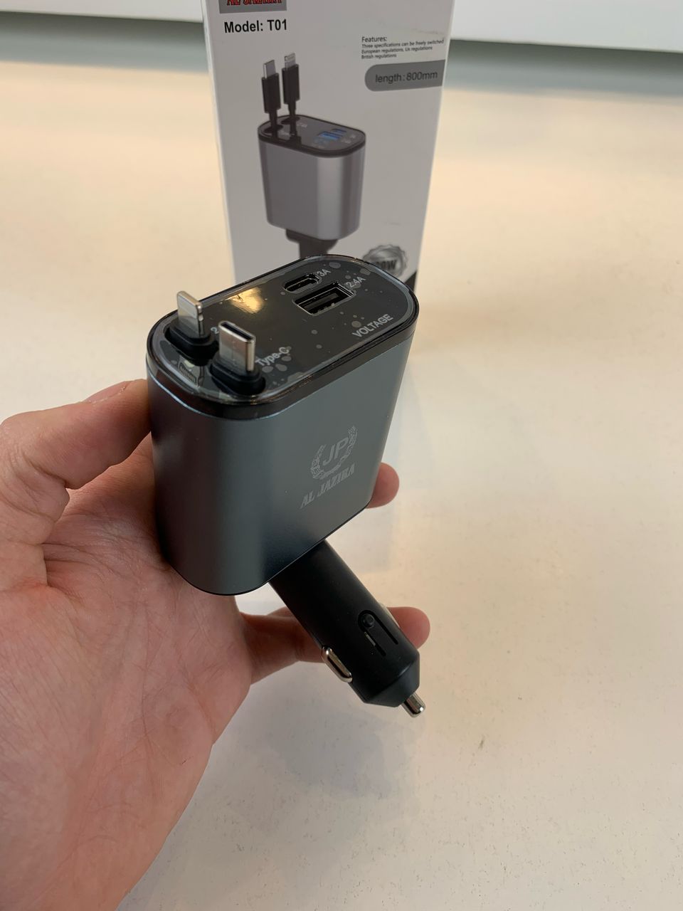 🔌 Chargeur Voiture 4 en 1 avec Câbles Rétractables