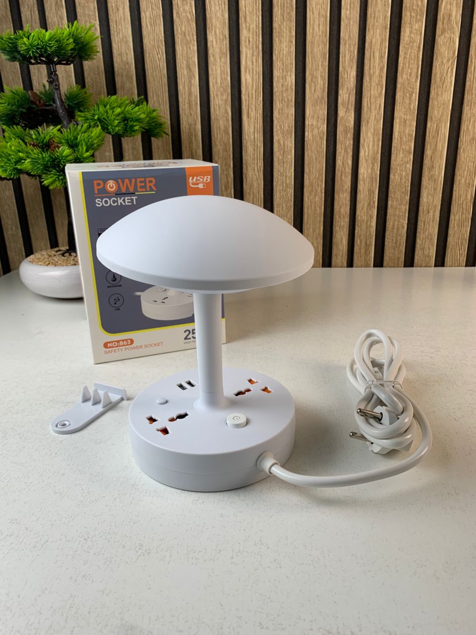 Multiprise 2500W avec Lampe de Bureau LED — 3 Couleurs & 2 Ports USB