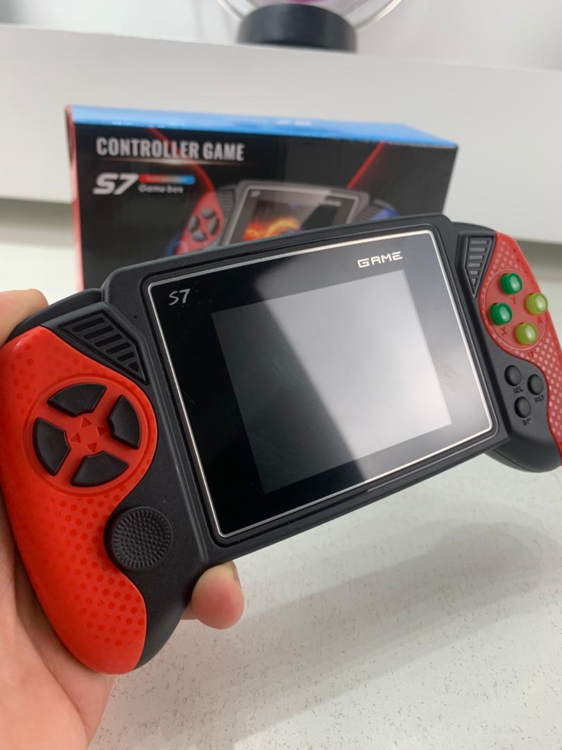 Sup Game Box S7 : La Console Rétro Portable 400-en-1 – L'Aventure du Jeu Classique à Portée de Main !