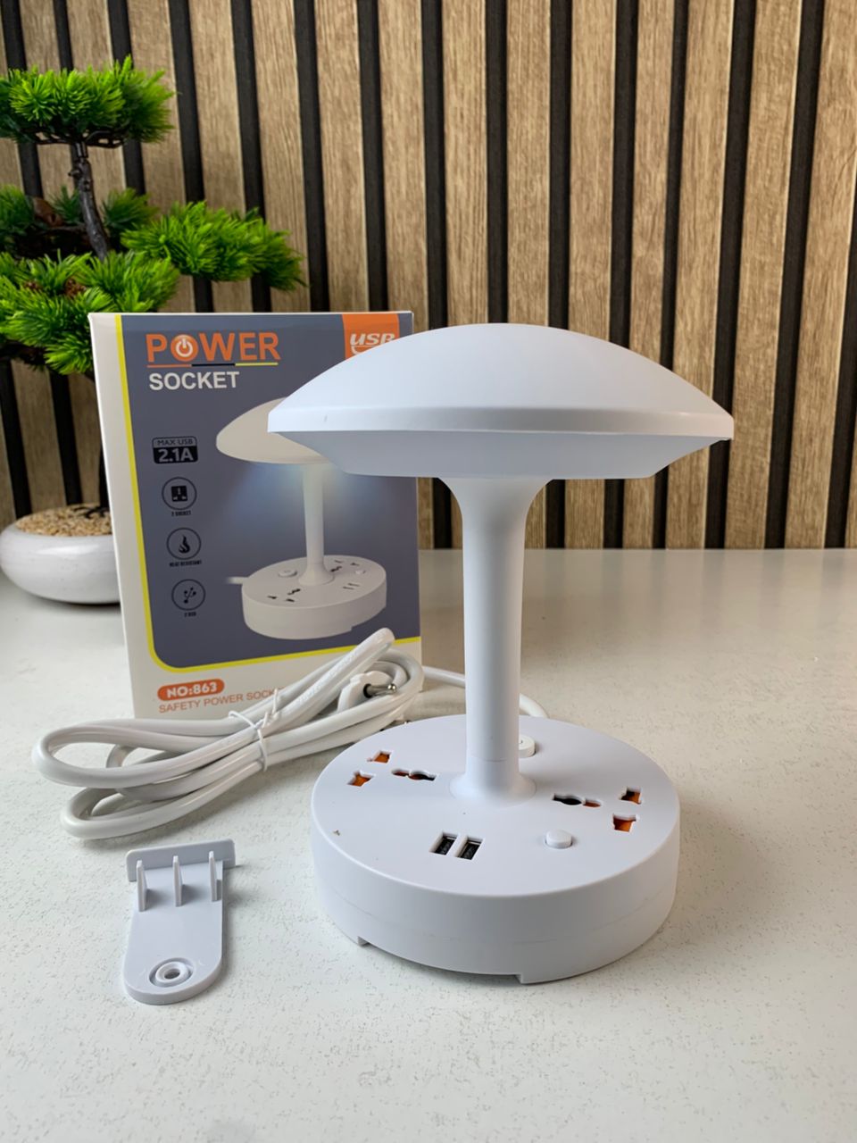 Multiprise 2500W avec Lampe de Bureau LED — 3 Couleurs & 2 Ports USB